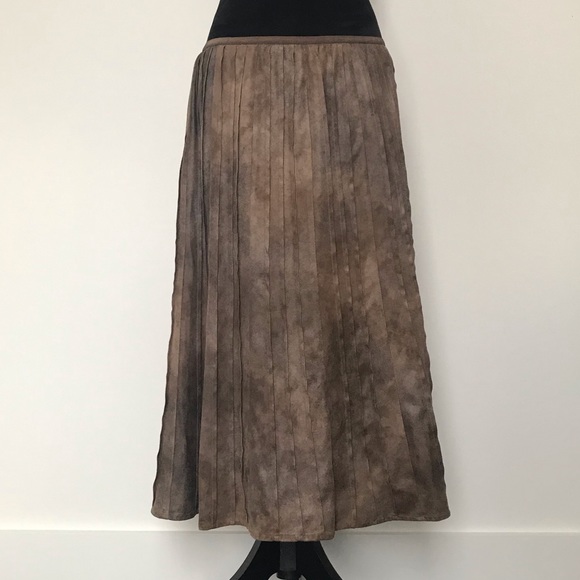 Nic+Zoe | Brown Sueded Pleated Skirt - Picture 1 of 8